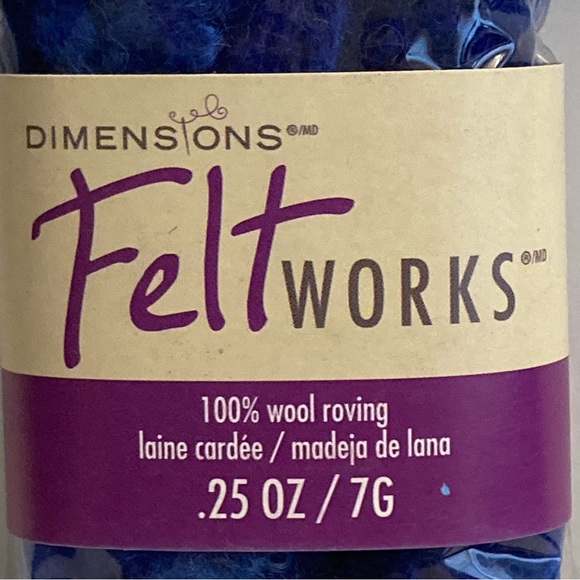6 Dimensions FeltWorks 100% Wool Blue Curly Roving 0.25oz Needle Felting Crafts - Picture 9 of 16